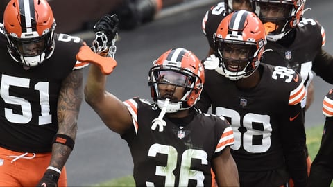 On The Money | NFL Week 17 Betting Recap: Head-Scratching Day