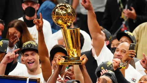 Nets, Lakers Lead Bucks In Early Look At 2022 NBA Title Odds