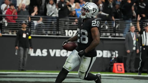 Las Vegas Raiders vs Los Angeles Rams Odds, Best Bets & TNF Predictions