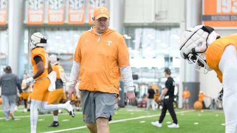 Tennessee vs Clemson Orange Bowl Predictions, Picks & Best Bets