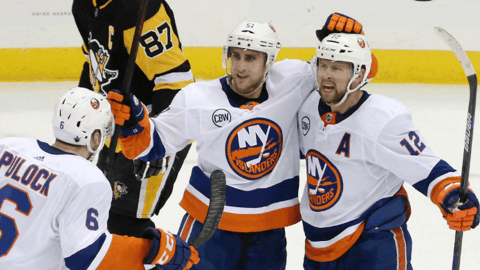 Stanley Cup Favorites Shift as Lightning Lose in Round One